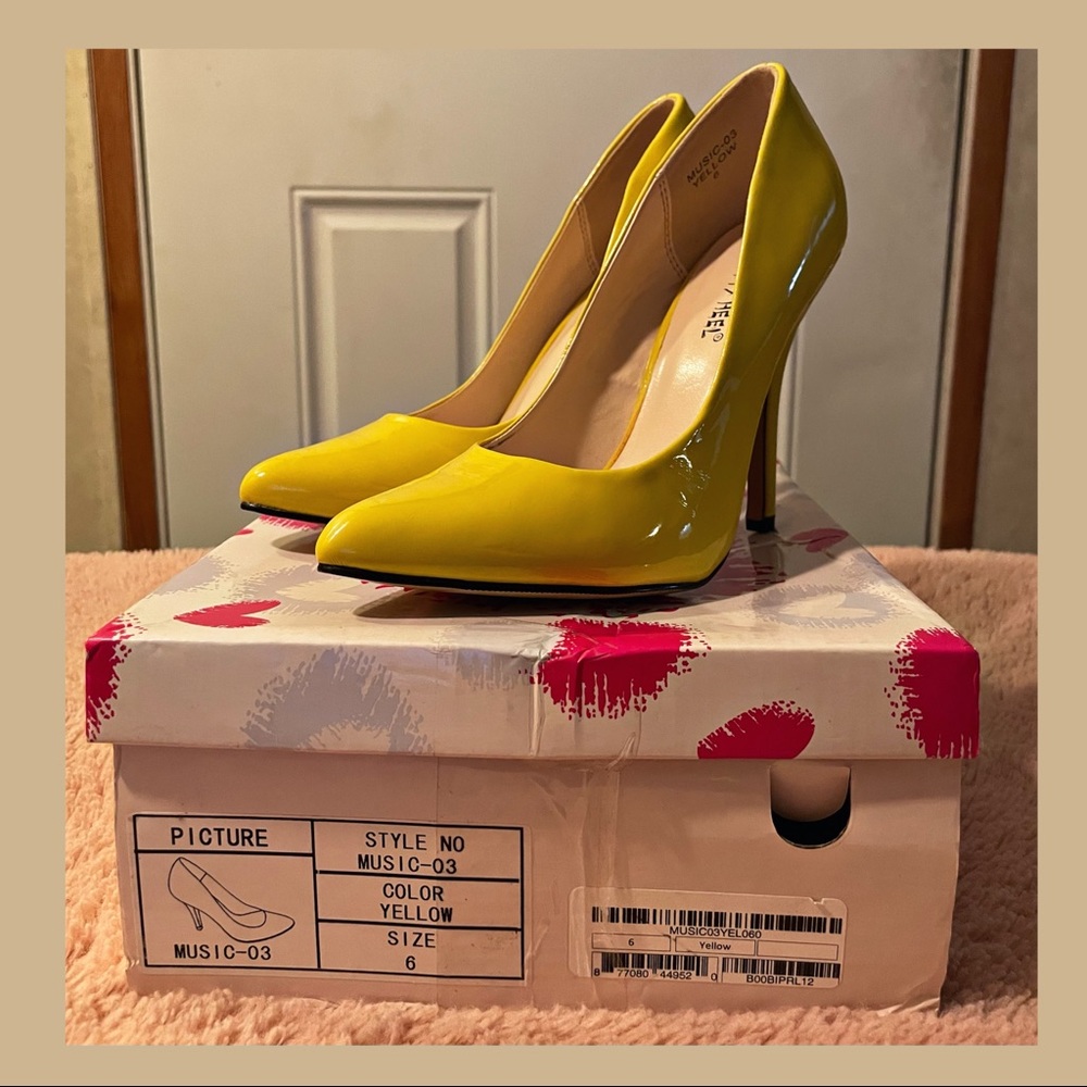 Beautiful Yellow Heels 💛